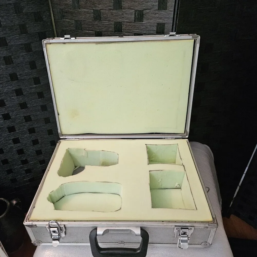 Professional Aluminum Utility Case: Hard-Shell Protective Storage - 18